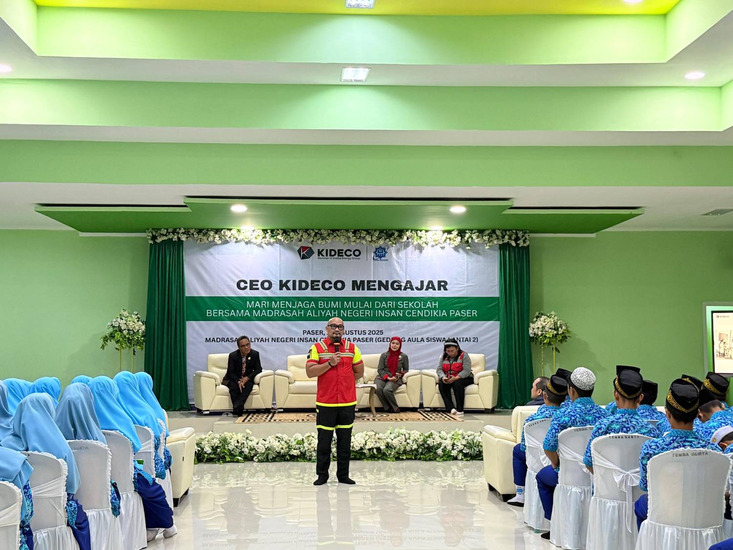 CEO Kideco Turun Mengajar, Pelajar MAN Cendekia Paser Antusias Dapat Wawasan Baru