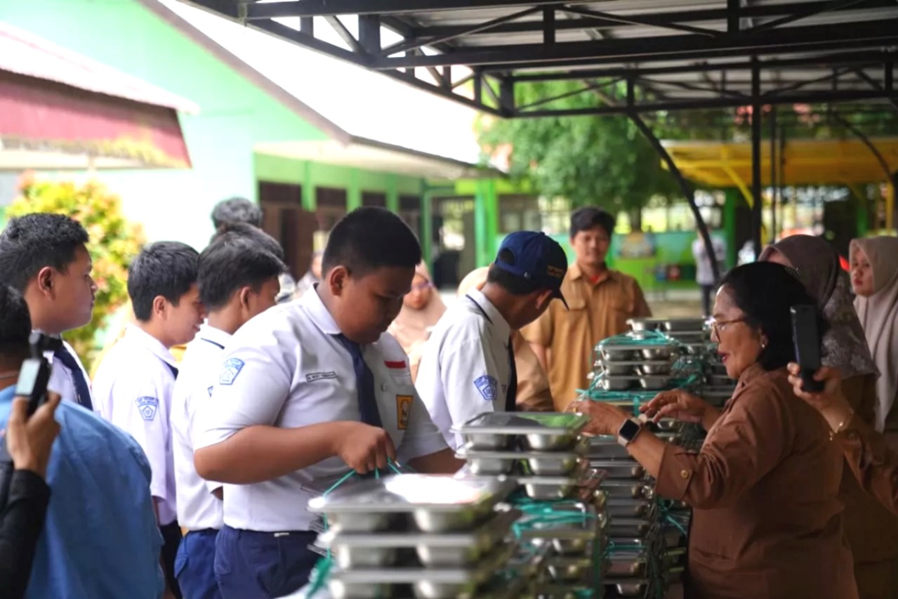 Program Makan Bergizi Gratis (MBG) di Paser Dimulai, SMP 2 Tanah Grogot Jadi Lokasi Pertama