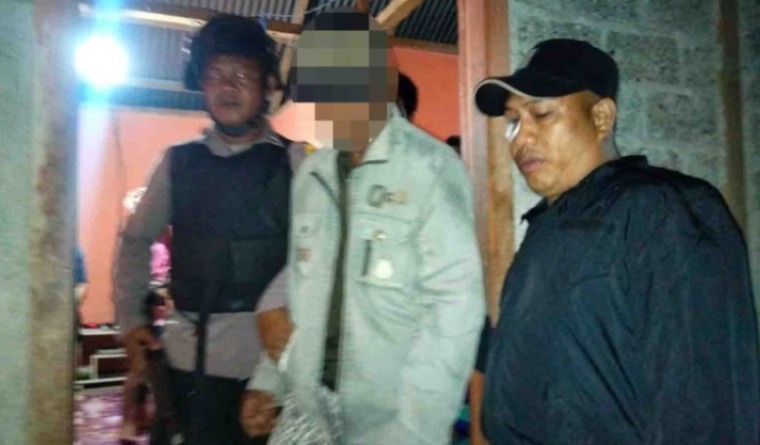 Cabuli Keponakan yang Baru Berusia 12 Tahun,