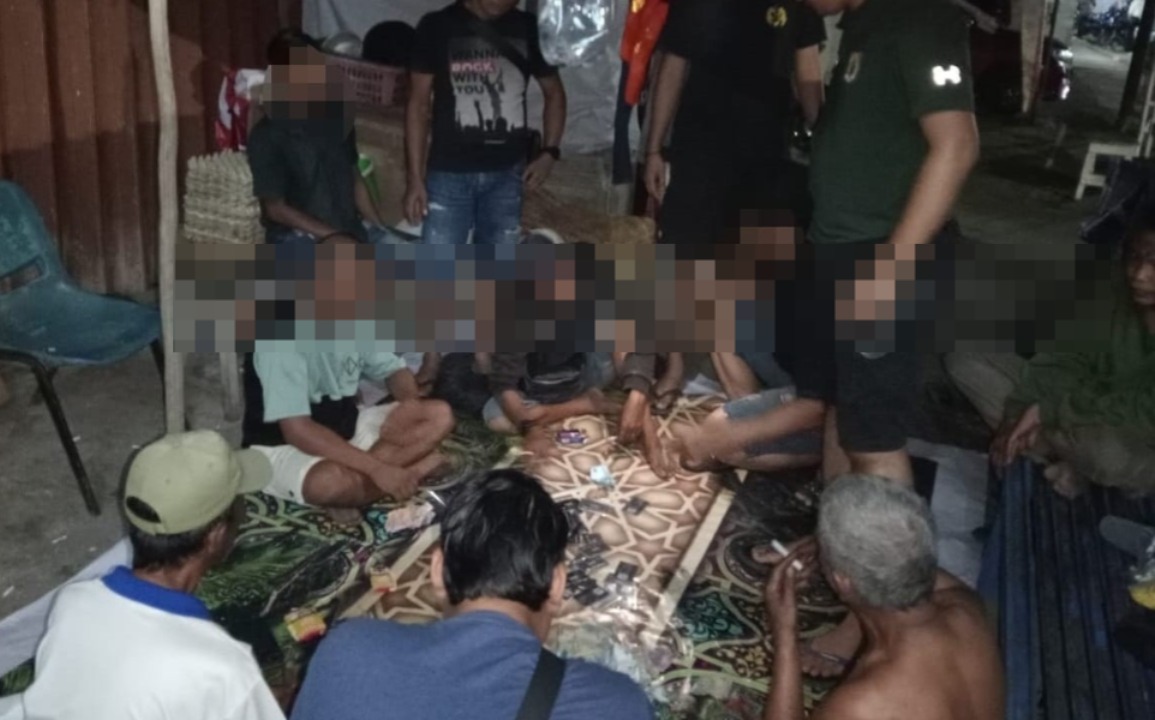Kepergok Main Judi Pakai Kartu Domino
