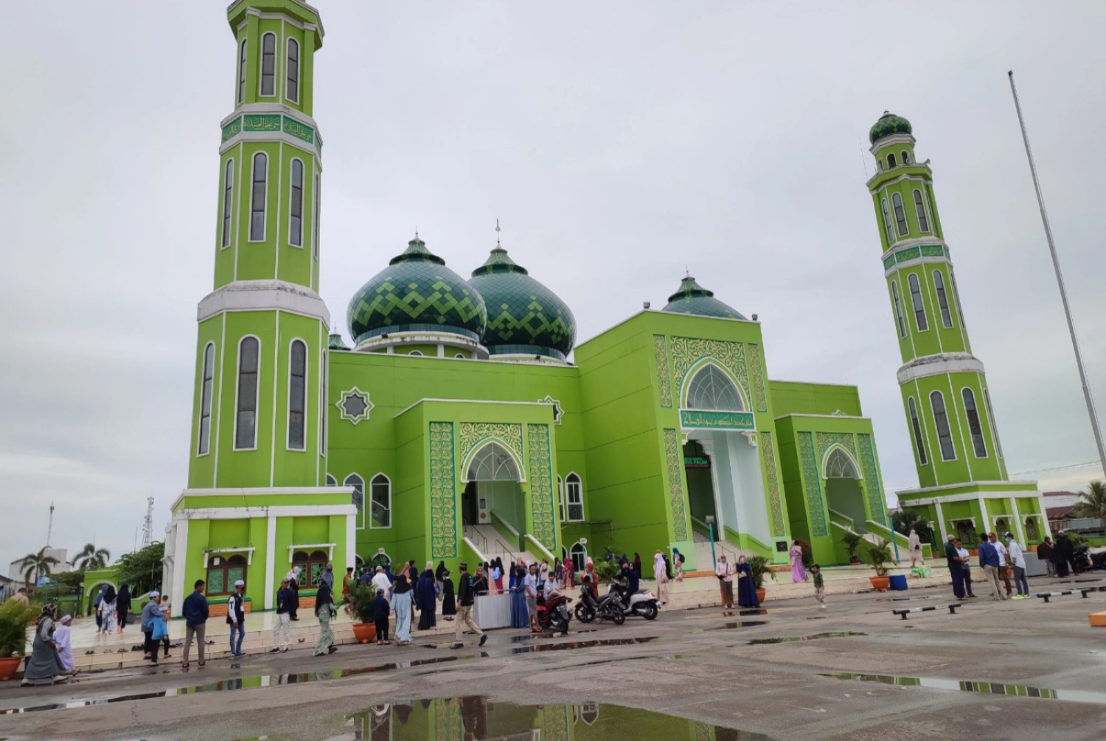 Masjid Agung Nurul Falah Jadi Pusat Pemberdayaan UMKM, Bulan Ramadan Dongkrak Ekonomi Warga