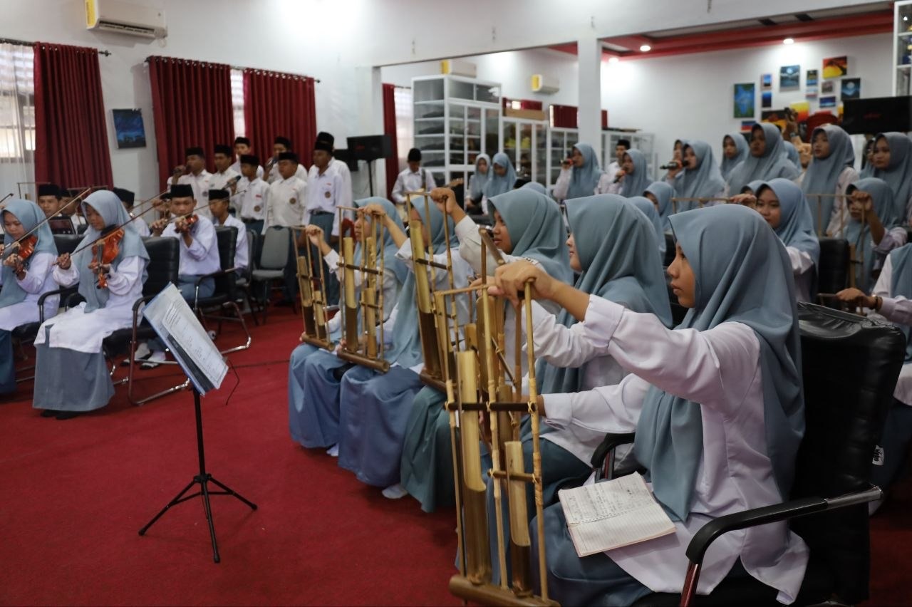 Harmonus MAN Paser Siap Tampil di Malaysia Wakili Indonesia