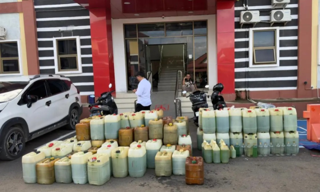 Timbun 2 Ribu Liter Lebih Pertalite Selama 2 Tahun, 2 Warga Long Ikis Ditangkap!